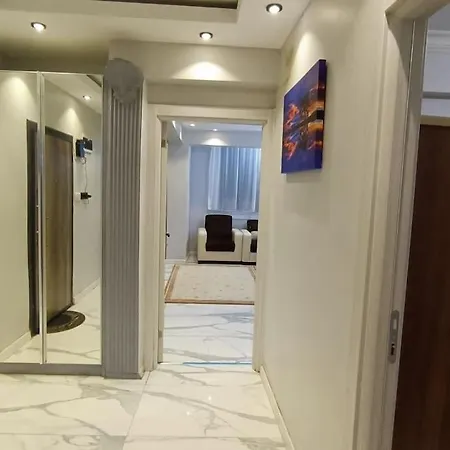 The Unit Beside Historical Elevator * איזמיר